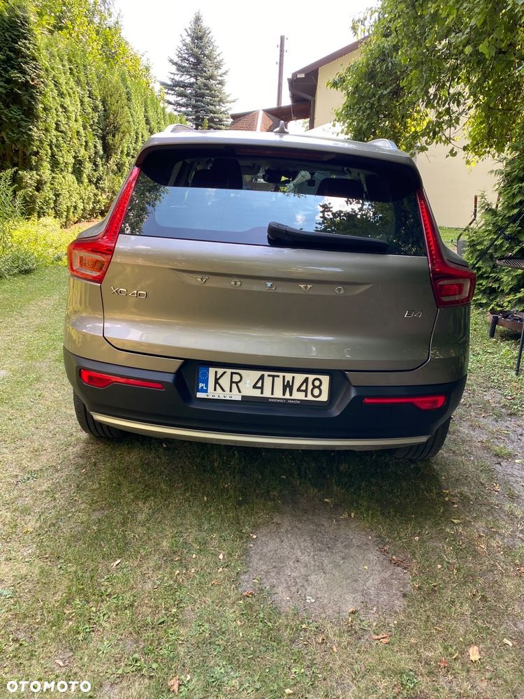 Volvo XC 40 B4 B AWD Momentum Pro - 4