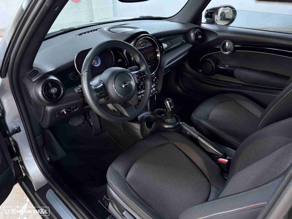 MINI Cabrio Cooper Premium Classic Auto - 12