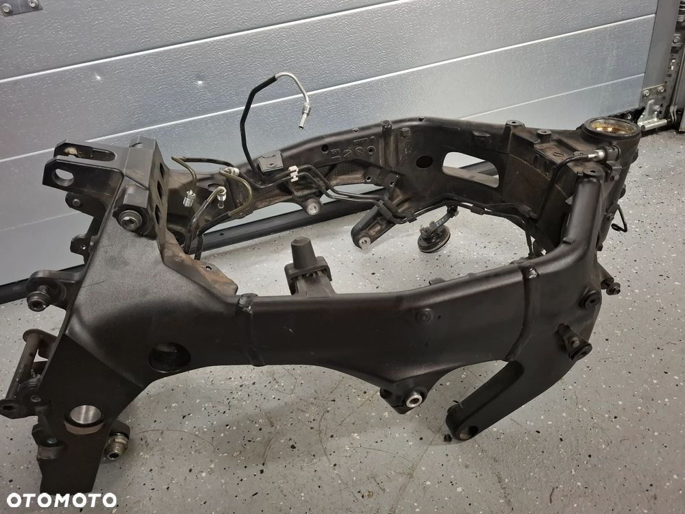 Suzuki GSXS 950 1000 rama - 3