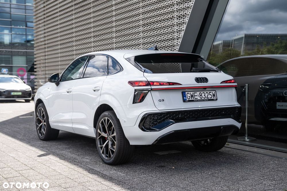 Audi Q3 Sportback - 4