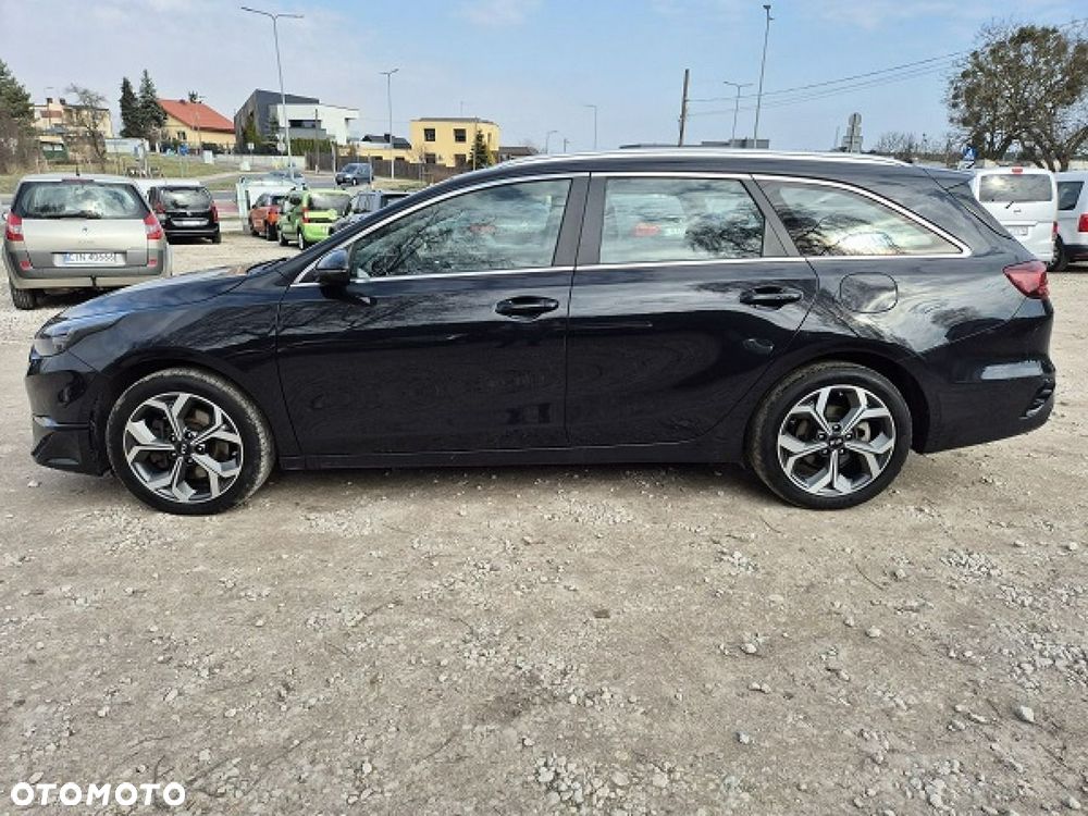 Kia Ceed - 11