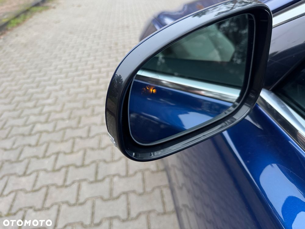 Jaguar XF P300 AWD R-Dynamic S - 35