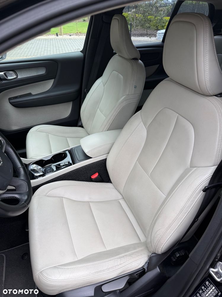 Volvo XC 40 D4 AWD Inscription - 9