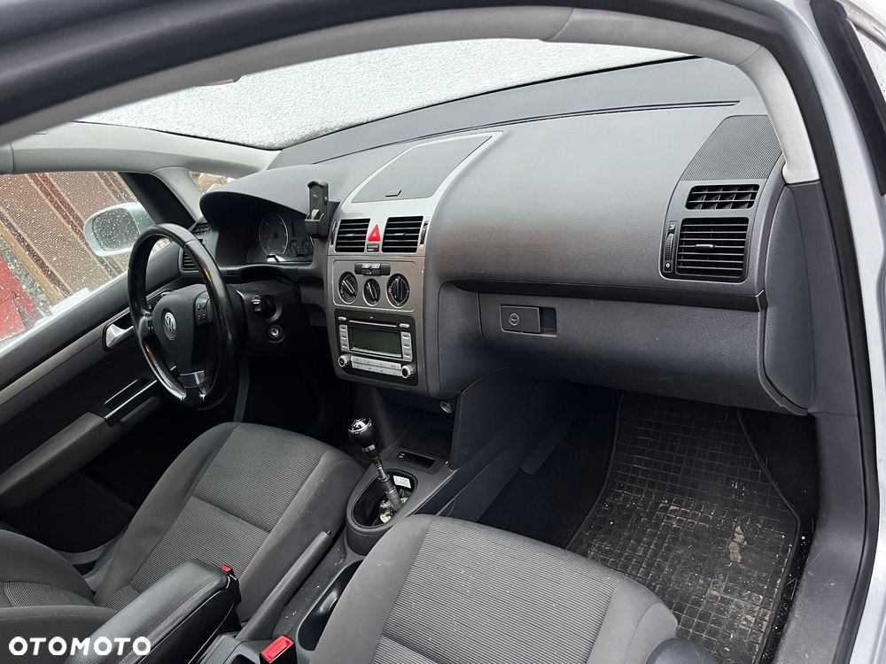 Volkswagen Touran 1.9 TDI DPF Conceptline - 15