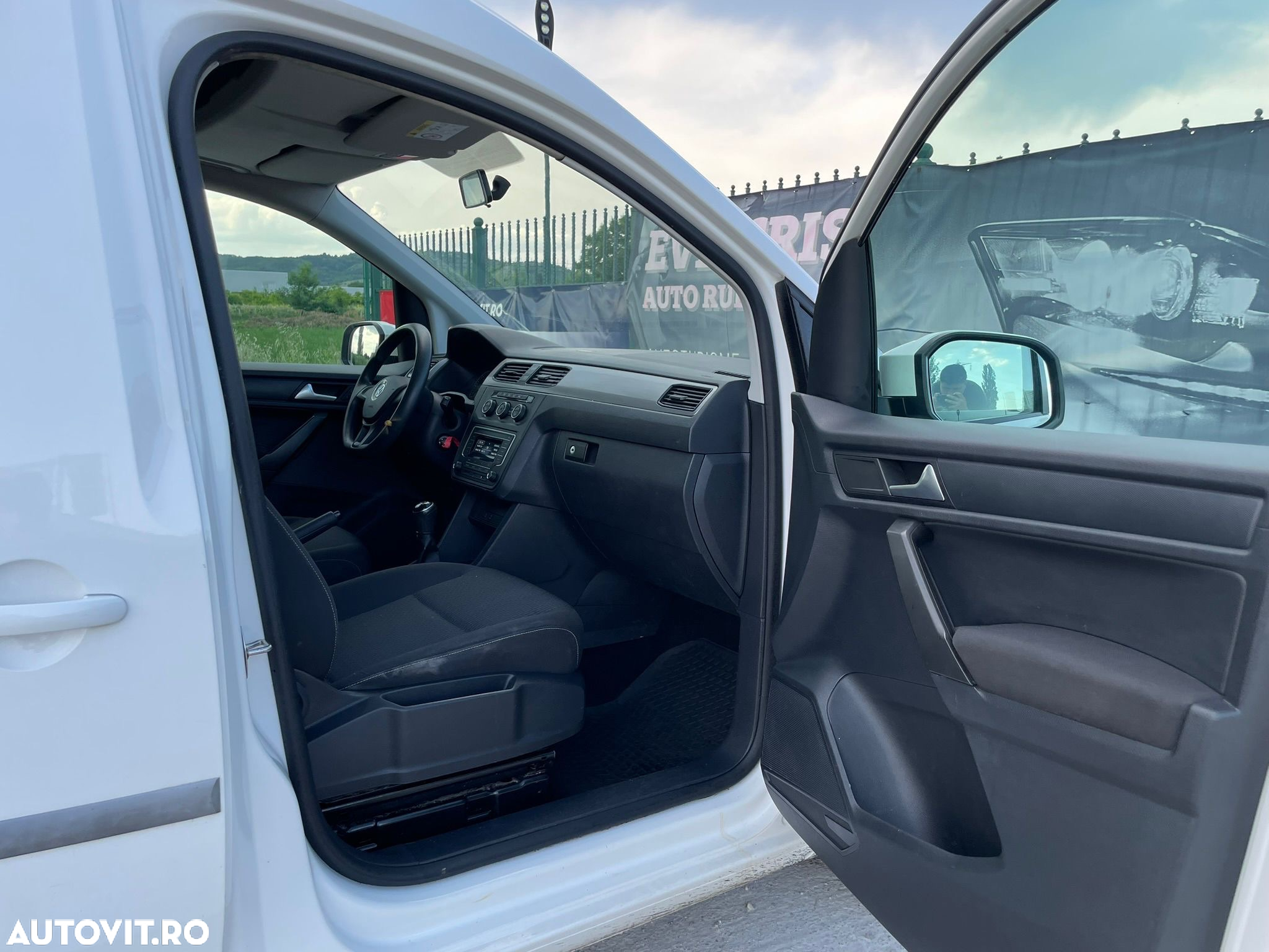 Volkswagen Caddy - 20
