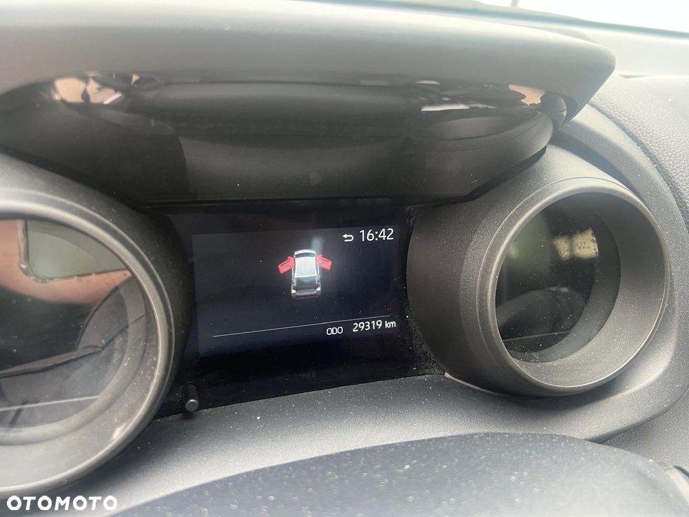 Toyota Yaris - 10