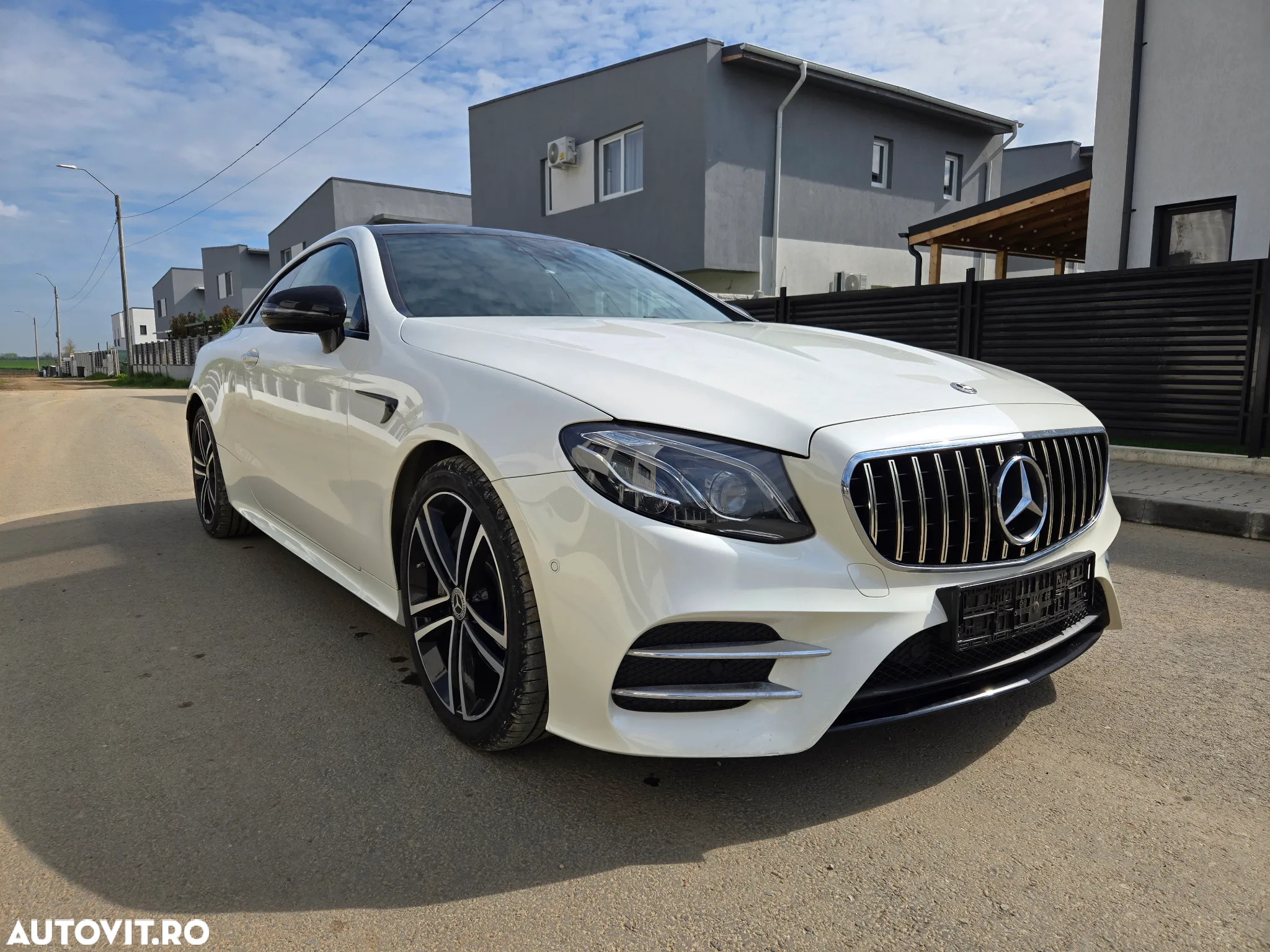 Mercedes-Benz E 350 Coupe 9G-TRONIC AMG Line - 3