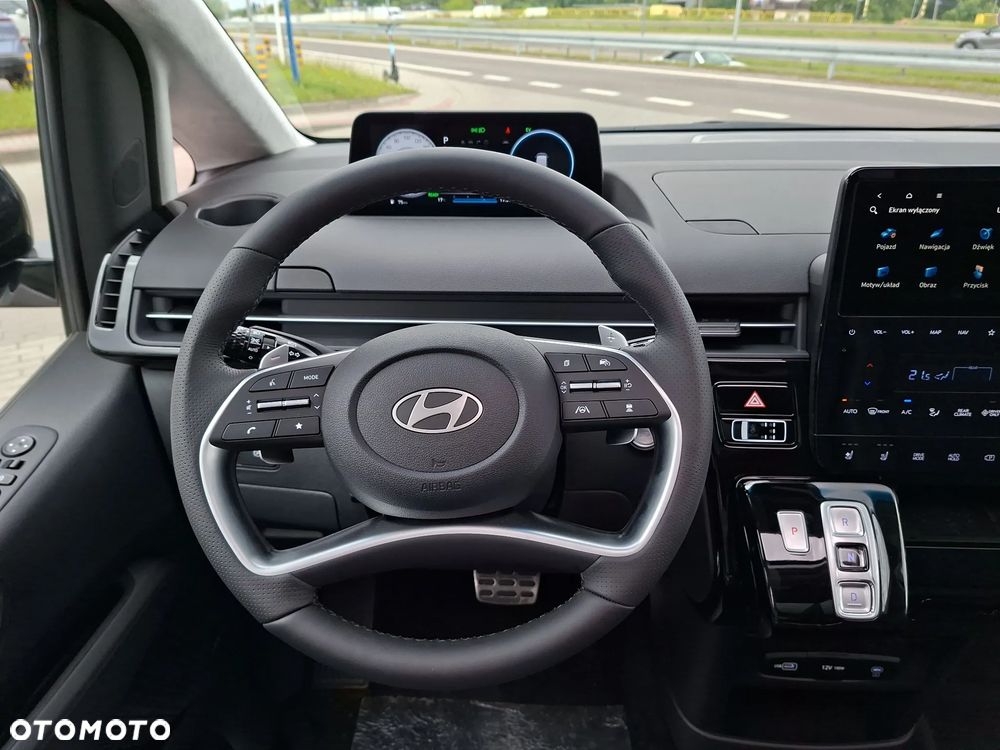 Hyundai Staria 1.6 T-GDI HEV Luxury - 14