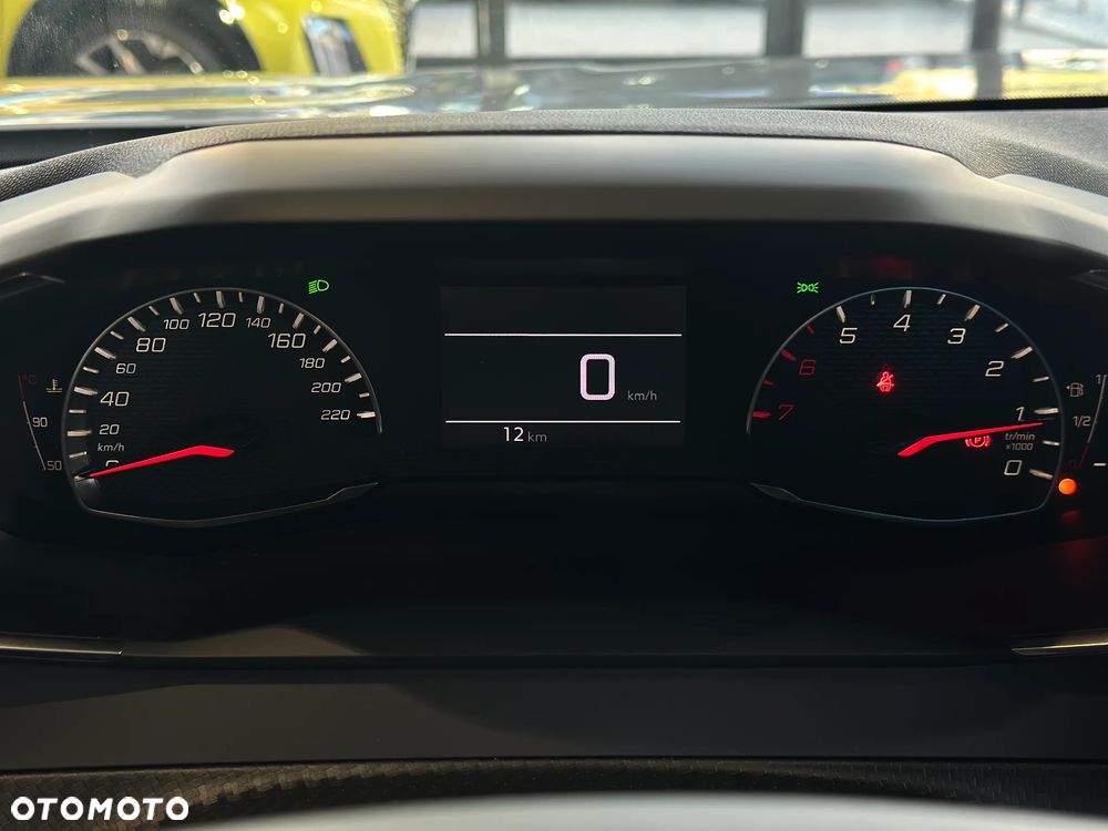 Peugeot 2008 PureTech 100 Style S&S BVM6 - 10