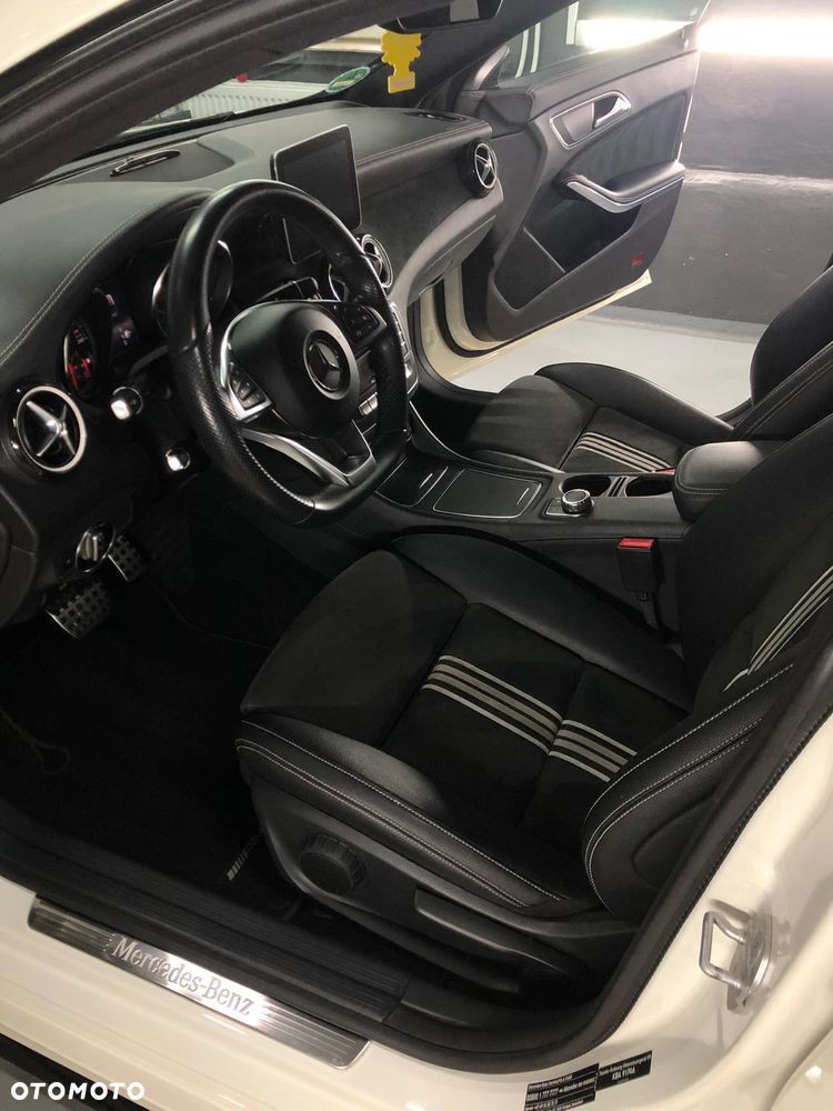 Mercedes-Benz CLA 220 d 7G-DCT AMG Line - 7