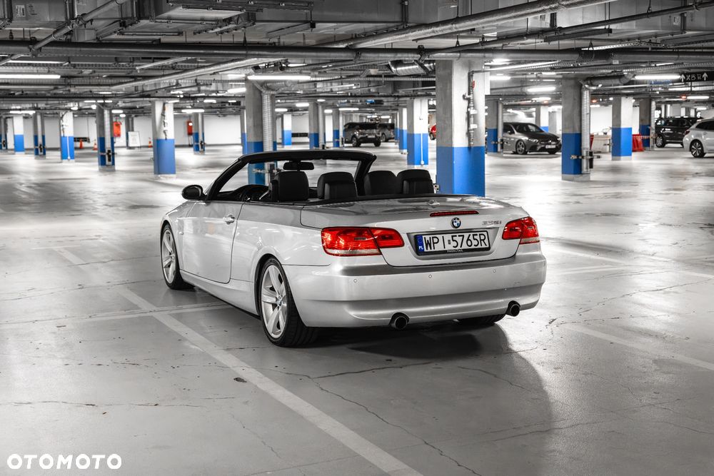 BMW Seria 3 335i - 24
