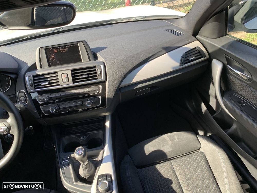 BMW 116 d Pack M Shadow - 24