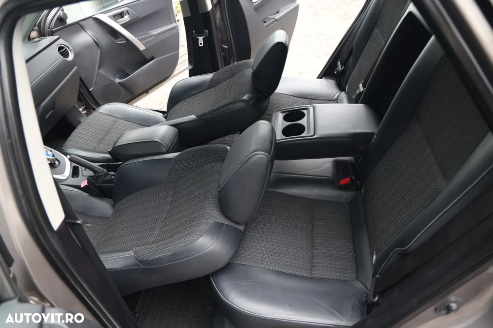 Toyota Auris - 10