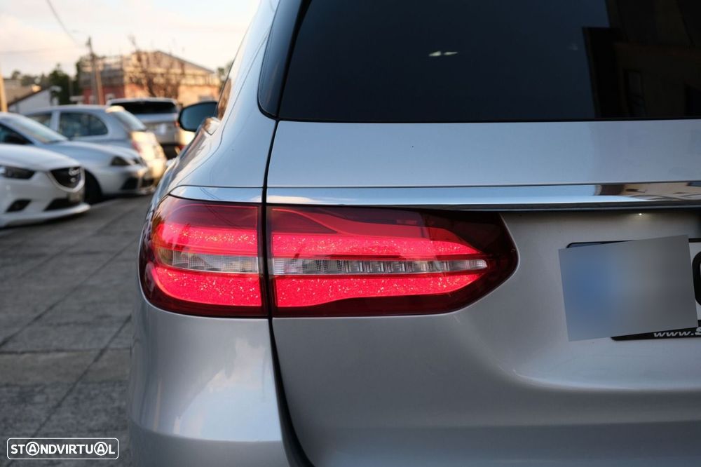 Mercedes-Benz E 220 d AMG 7L - 12