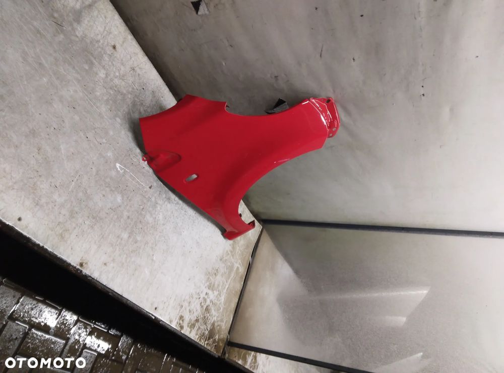 BŁOTNIK PRAWY PRZEDNI PRZÓD CITROEN C1 PEUGEOT 107 KKN CZERWONY - 3