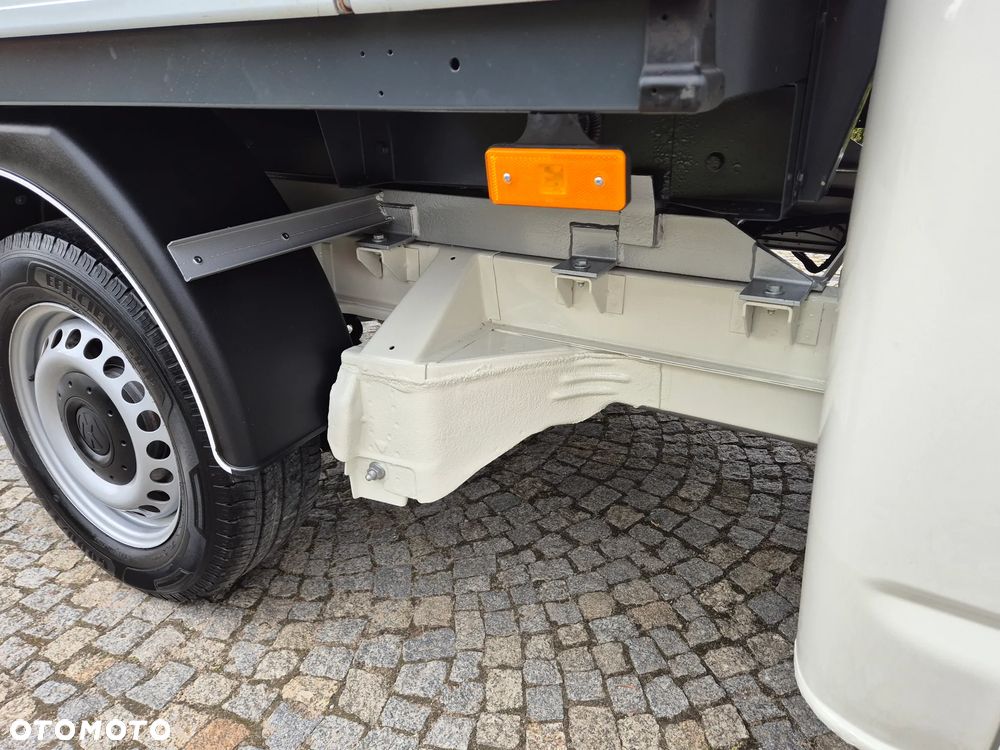 Volkswagen T5 Wywrotka - 19