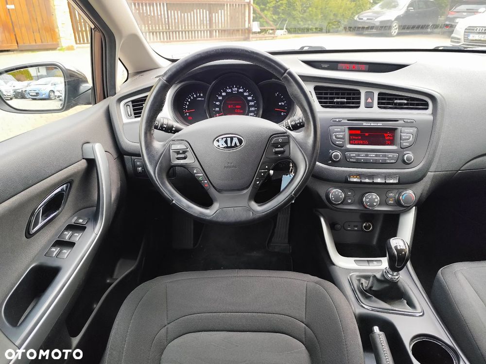 Kia Ceed 1.6 GDI Dream Team Edition - 5