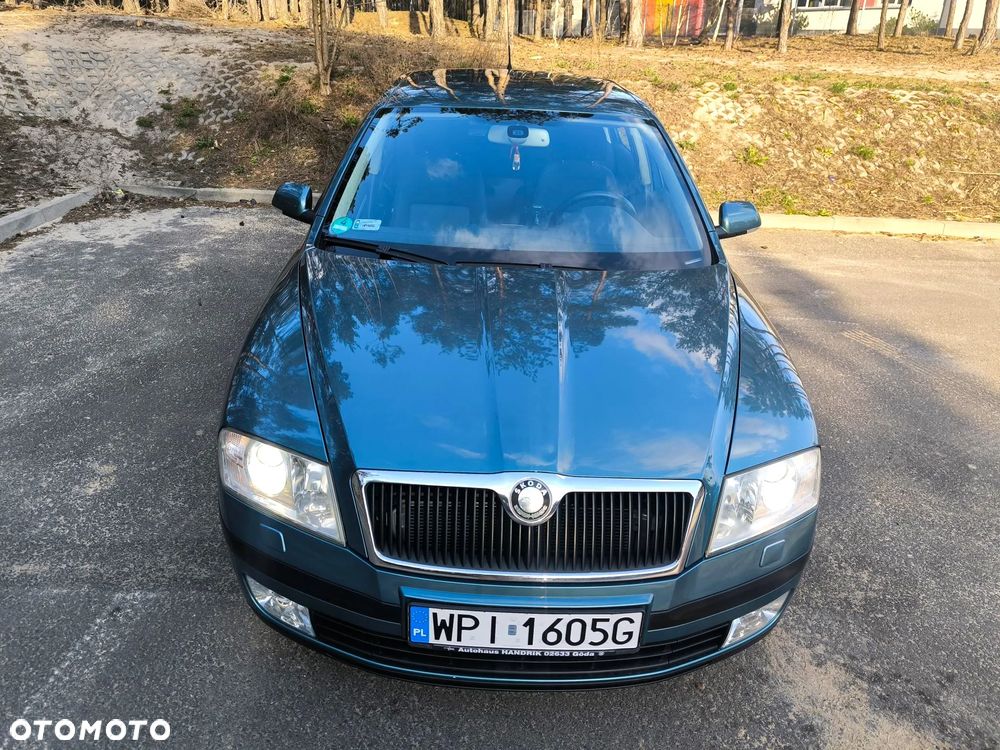 Skoda Octavia 1.6 Combi Ambiente - 11