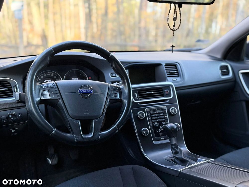 Volvo S60 D2 R-Design - 7