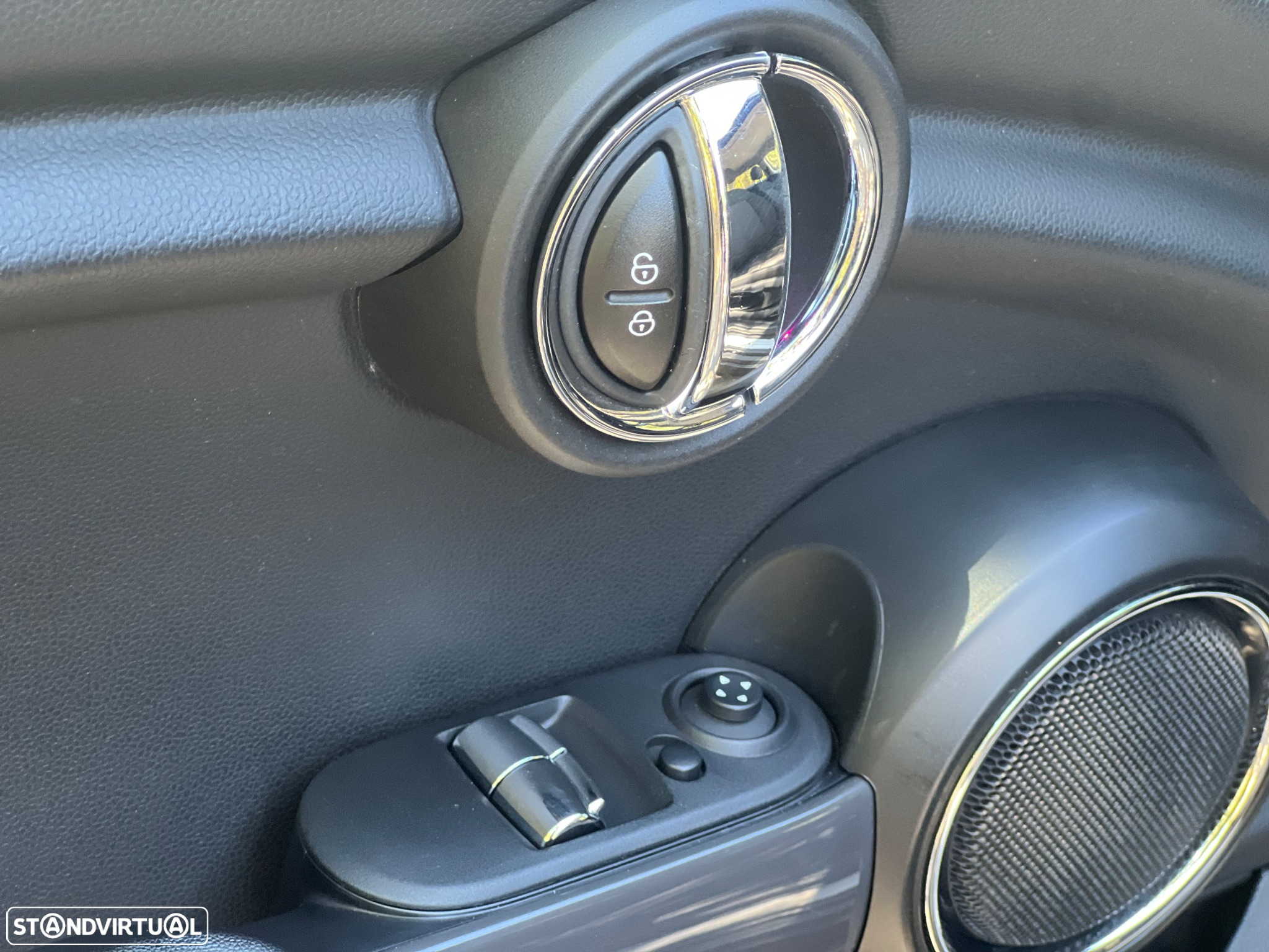 MINI 3 Portas One D - 15