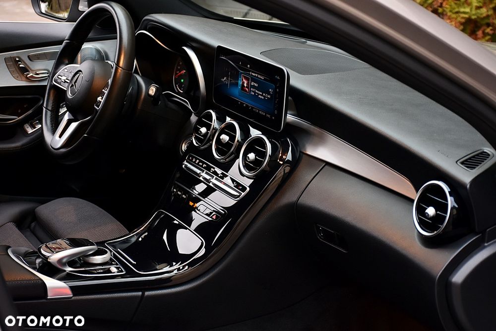 Mercedes-Benz Klasa C 300 9G-TRONIC Exclusive - 20