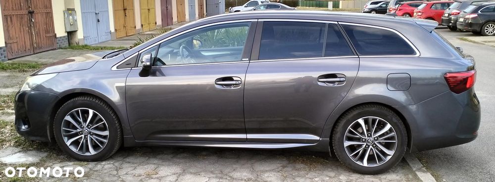 Toyota Avensis 2.0 D-4D Selection - 2