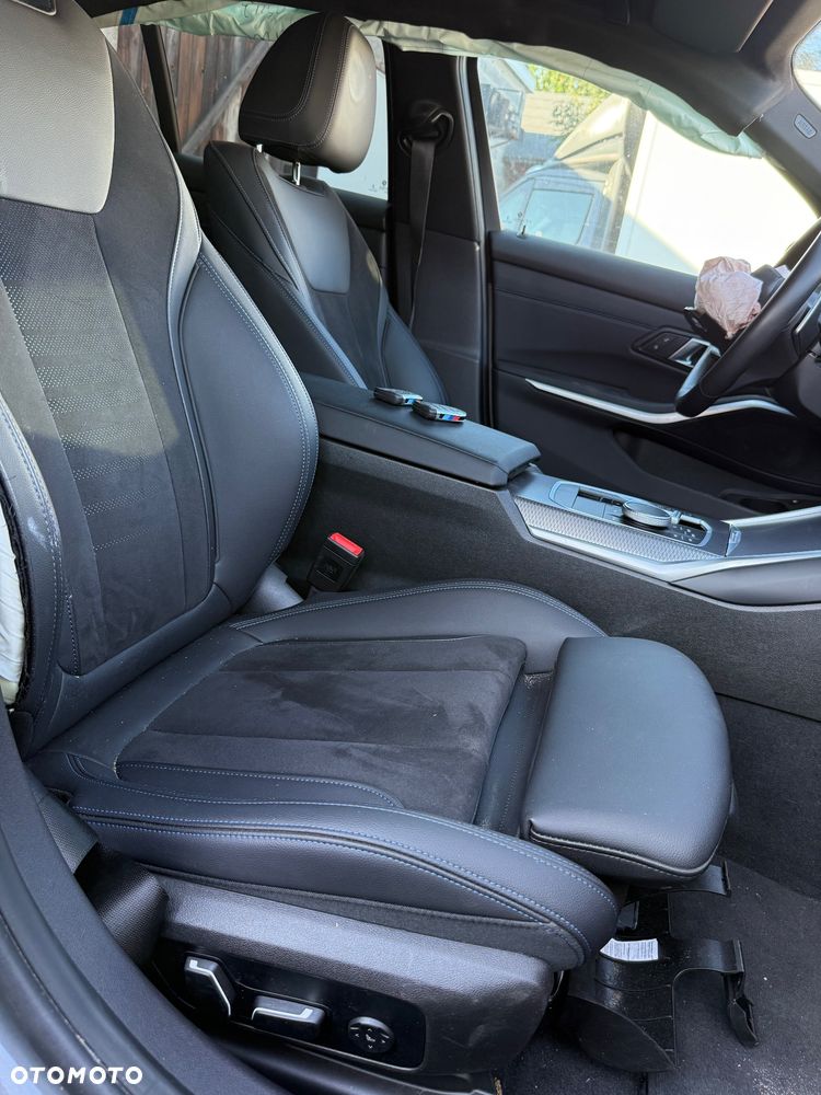 BMW Seria 3 330e PHEV xDrive M Sport Edition sport - 14