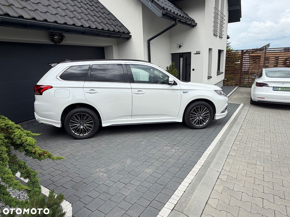 Mitsubishi Outlander 2.4 4WD Top - 26