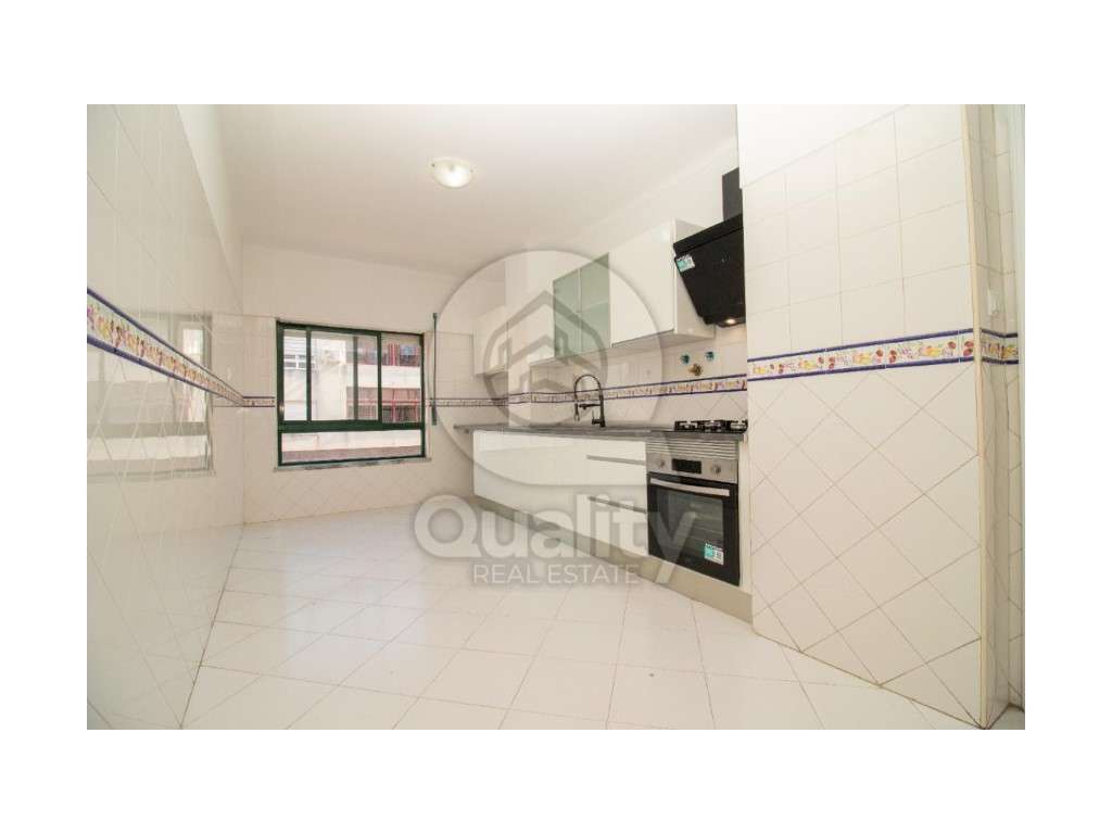 Apartamento T2 em Paio Pires - Grande imagem: 2/28