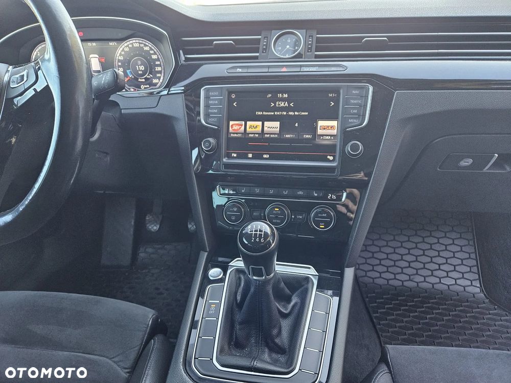 Volkswagen Passat 2.0 TDI BMT Highline - 22