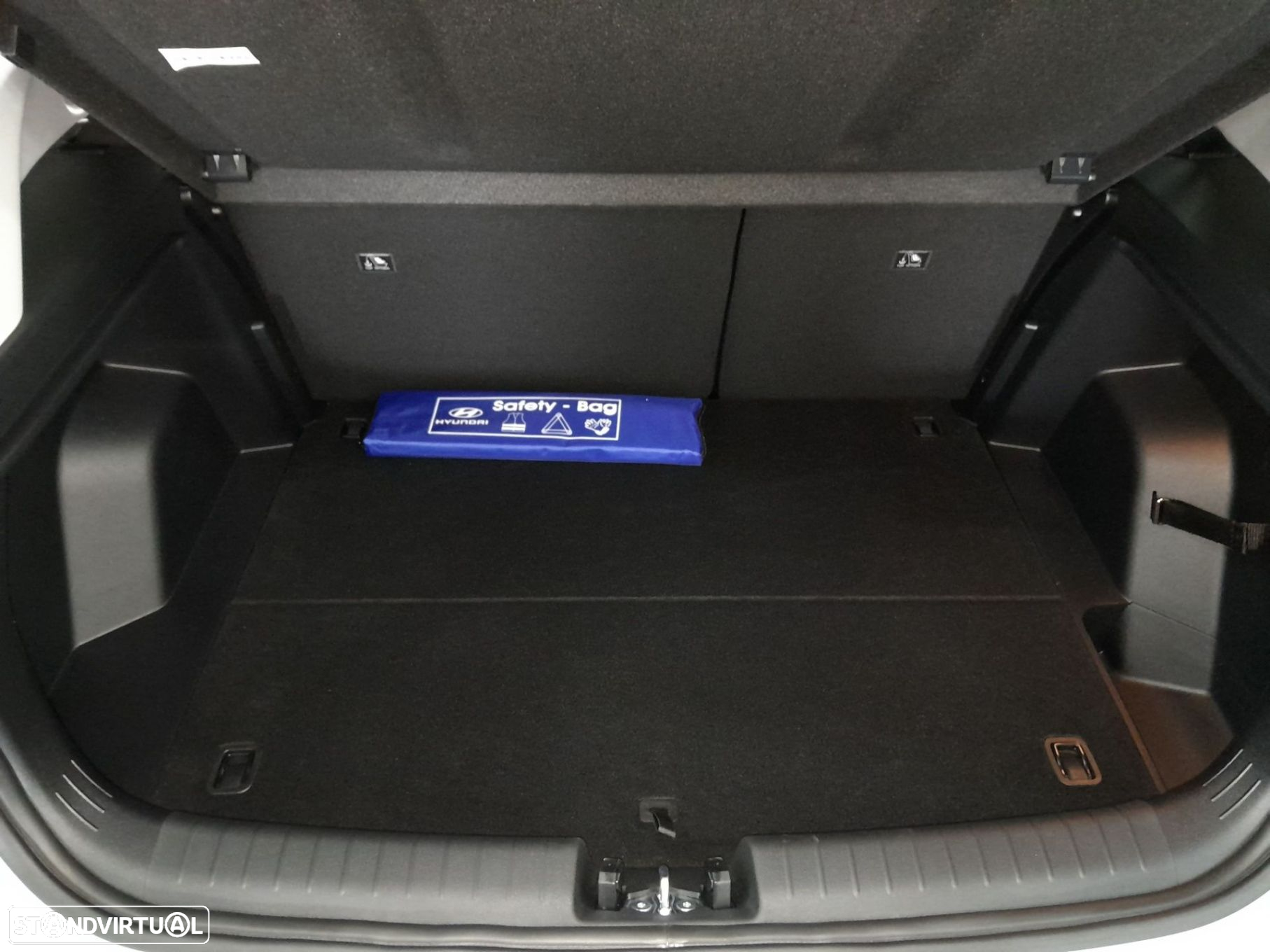 Hyundai Bayon - 21