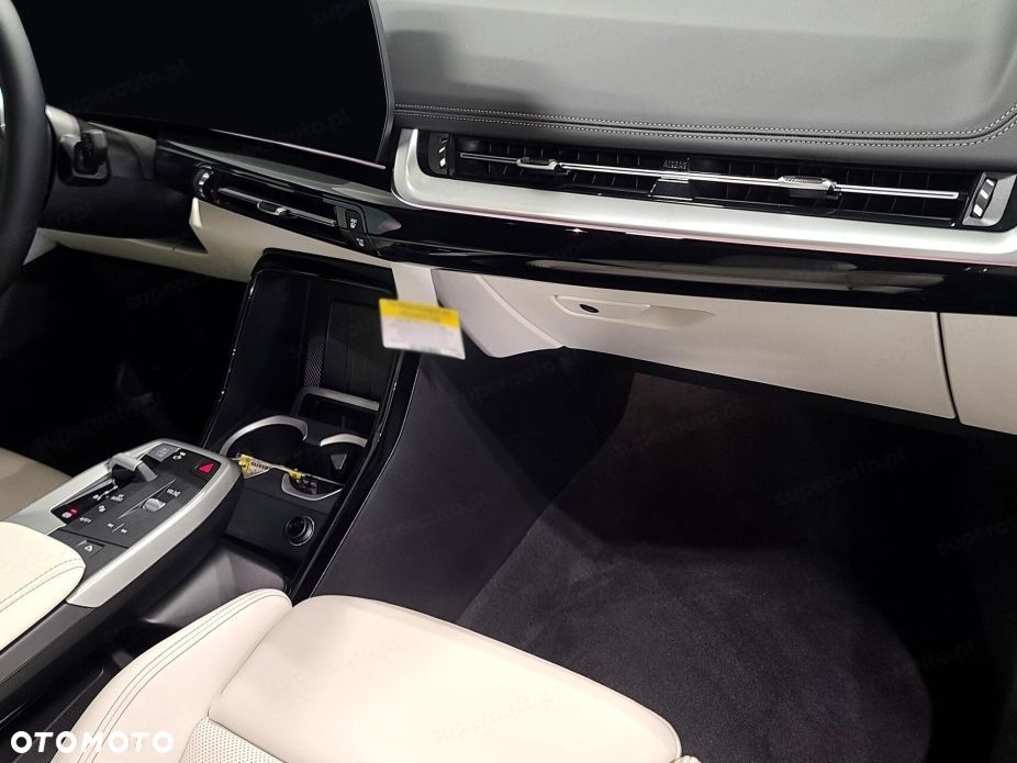 BMW X1 sDrive20i mHEV xLine - 11