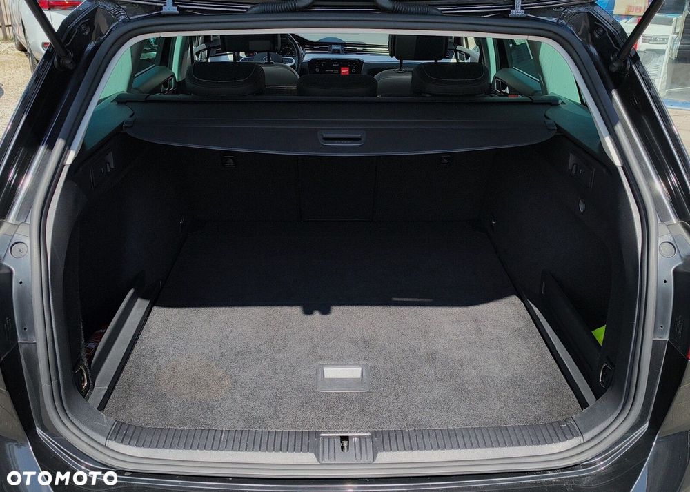 Volkswagen Passat Variant 2.0 TDI 4Mot Elegance DSG - 28