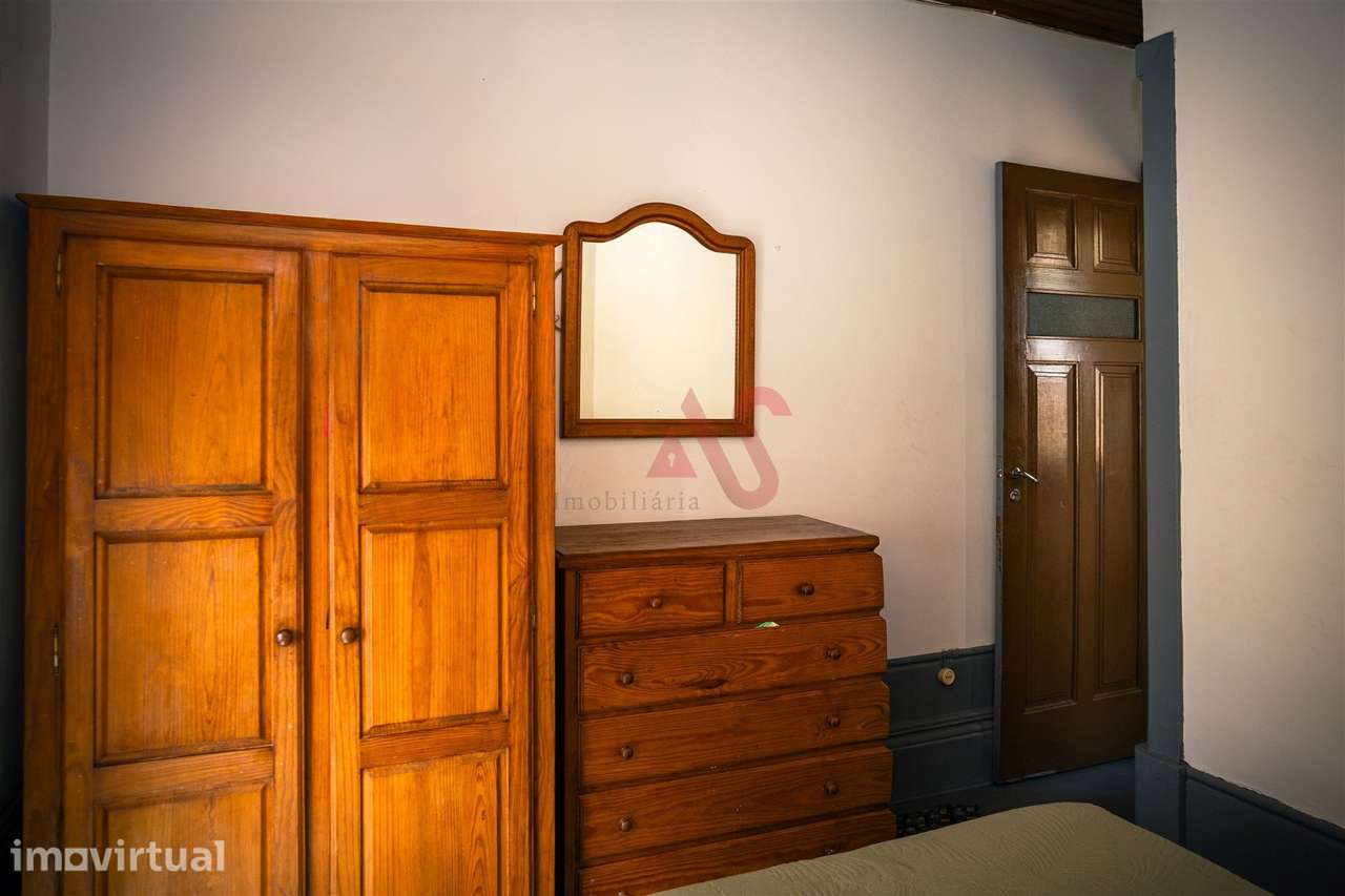 Moradia com 6 quartos e forte viabilidade para Alojamento Local em Cam - Grande imagem: 4/14