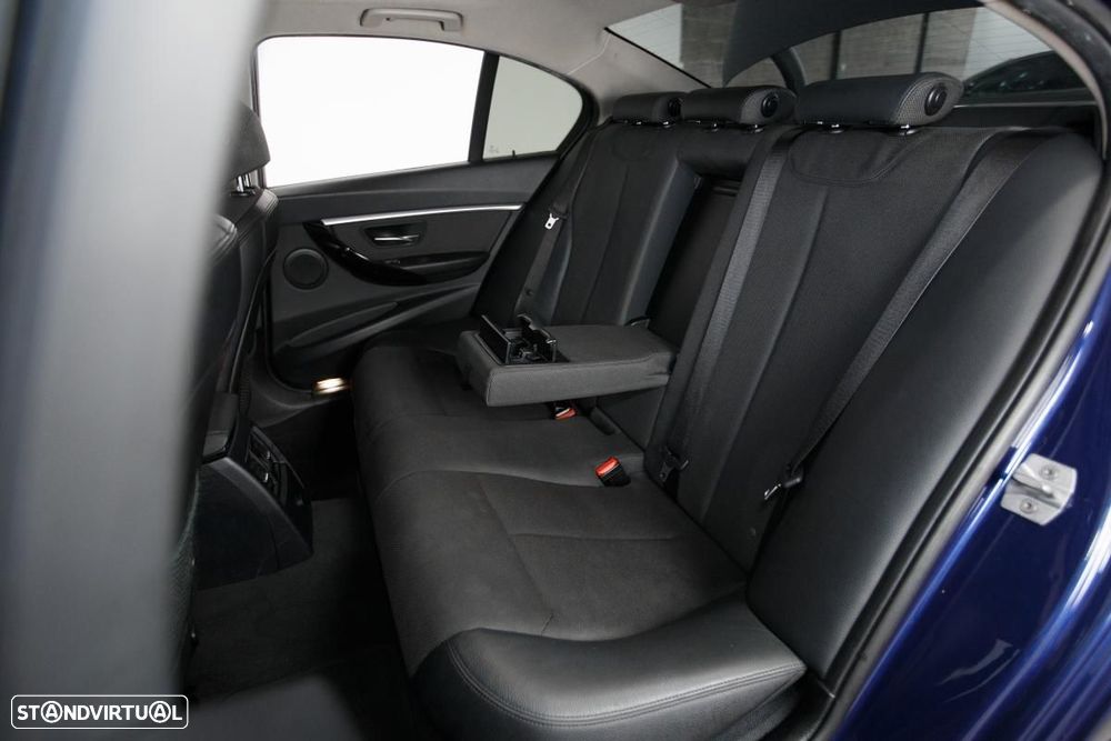 BMW 330 - 11