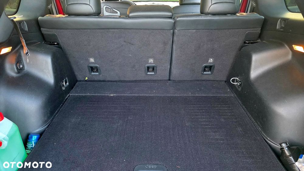 Jeep Cherokee - 10