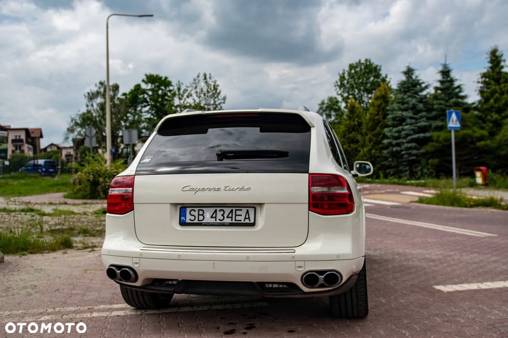 Porsche Cayenne Turbo - 3