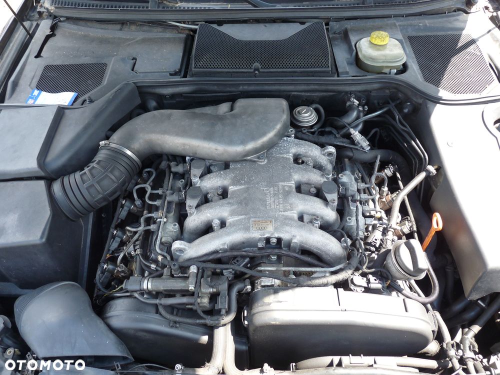 AUDI A8 D2 LIFT Silnik na częsci 3.3 TDI  AKF - 2