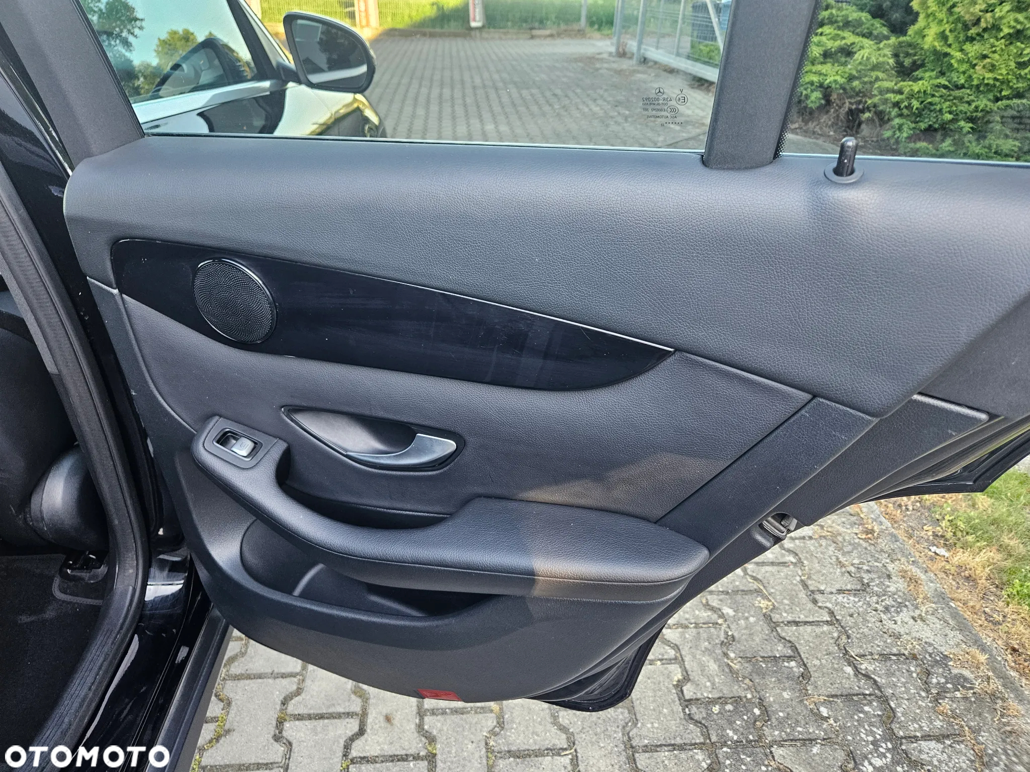 Mercedes-Benz GLC 300 e 4-Matic - 20