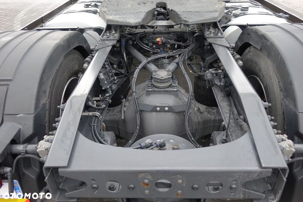 Volvo FH 500 GLOBETROTTER / I-SAVE / STANDARD / AUTOMAT / EURO 6 / KLIMATYZACJA POSTOJOWA / LODÓWKA / LED / NAVI / 2 ZBIORNIKI - 15