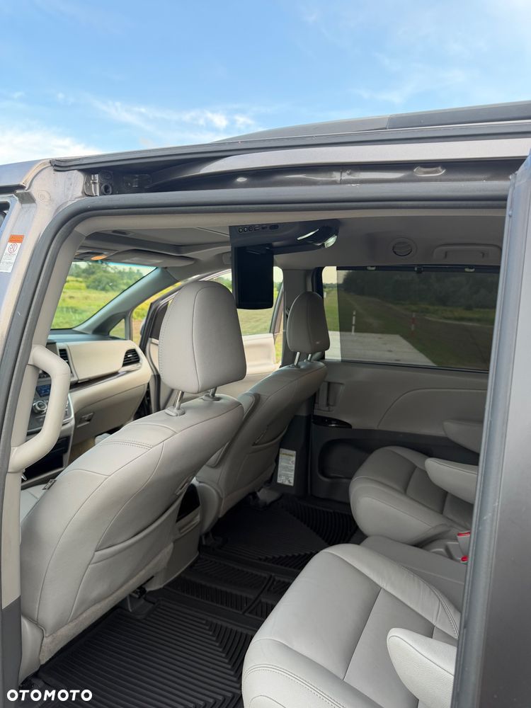 Toyota Sienna 3.5 V6 - 12