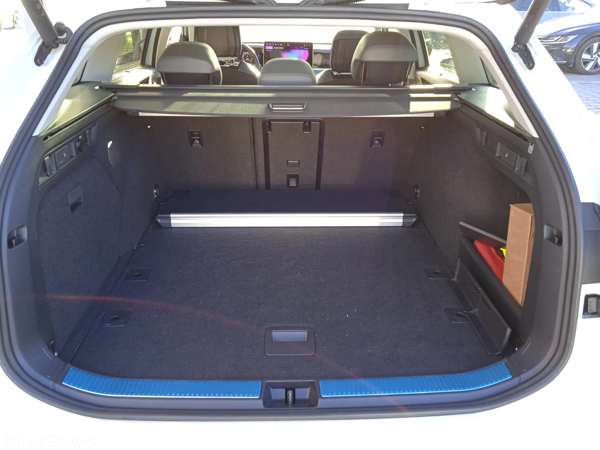 Volkswagen Passat 2.0 TDI SCR Elegance DSG - 10