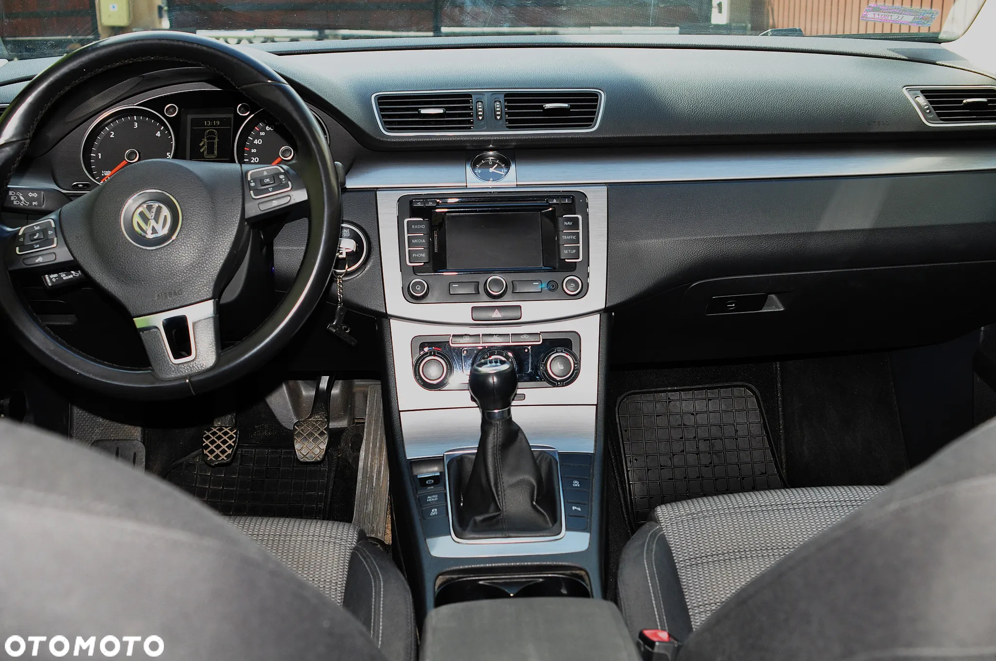 Volkswagen Passat Variant 2.0 TDI BlueMotion Technology R-Line - 9