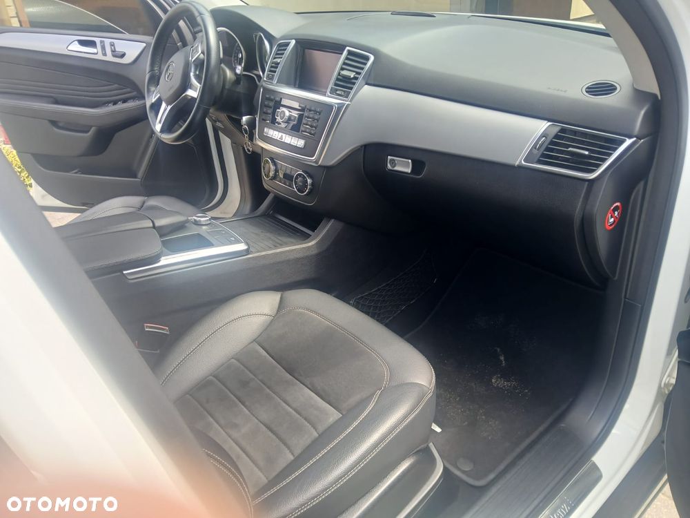 Mercedes-Benz ML 250 BlueTEC 4MATIC 7G-TRONIC - 7