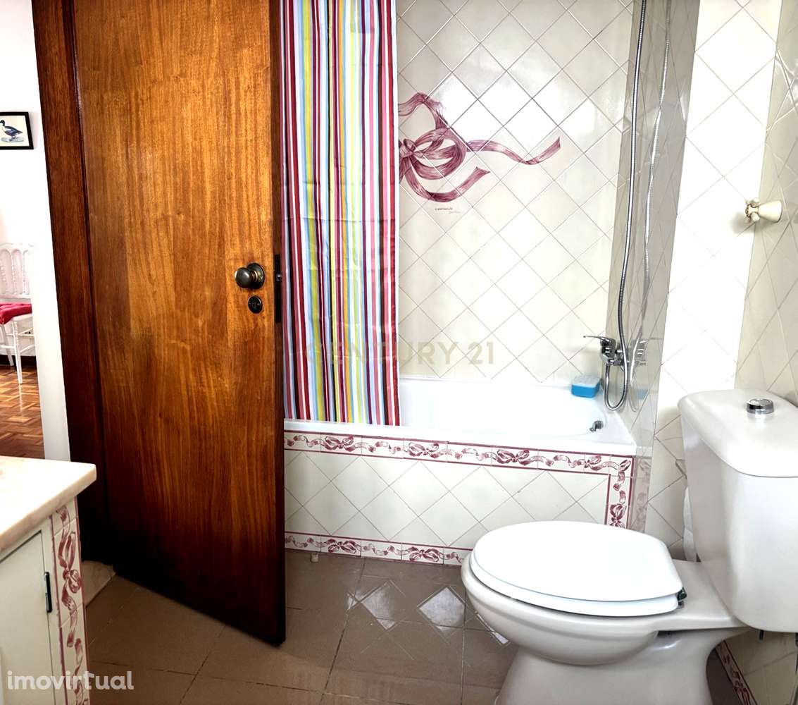 T4 Mobilado com Varanda e Estacionamento junto ao Estádio José de Alva - Grande imagem: 3/18