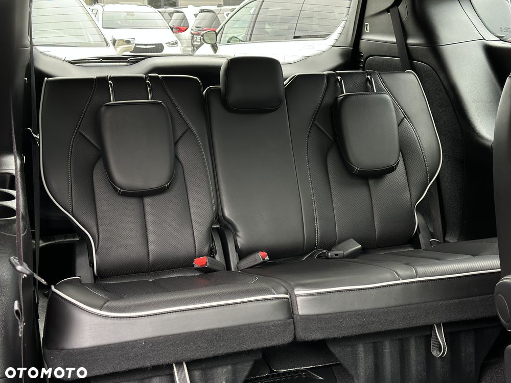 Chrysler Pacifica - 24