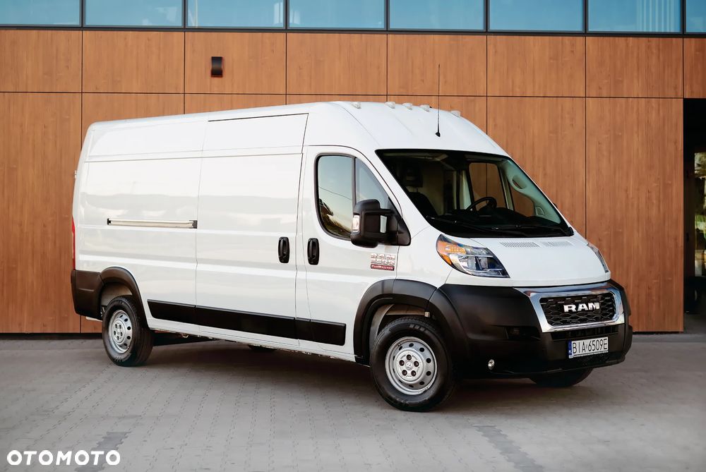 Dodge RAM PROMASTER 2500 - 11