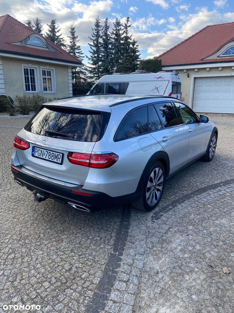 Mercedes-Benz Klasa E 220 d 4Matic 9G-TRONIC - 3
