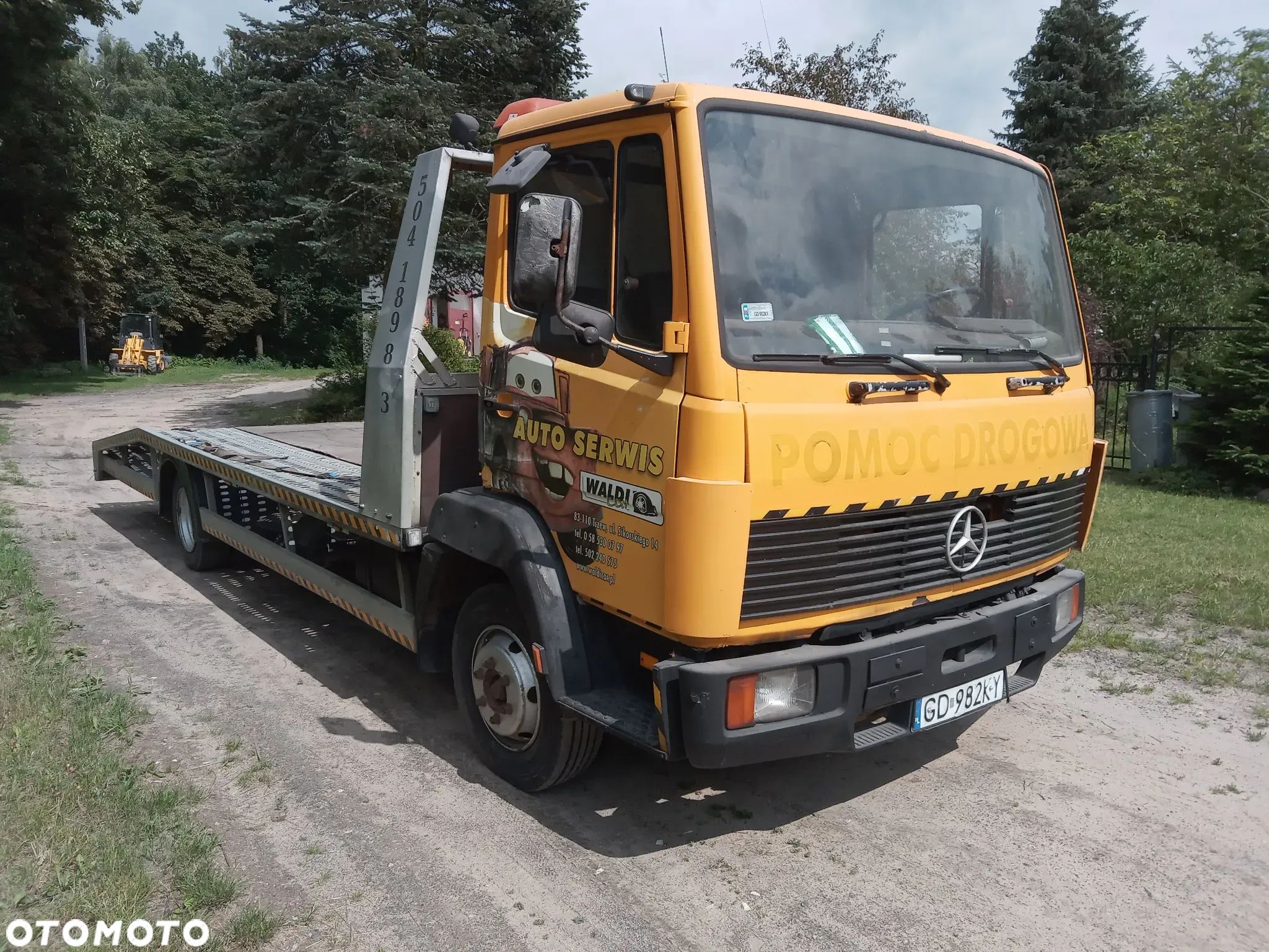 Mercedes-Benz 814 - 1