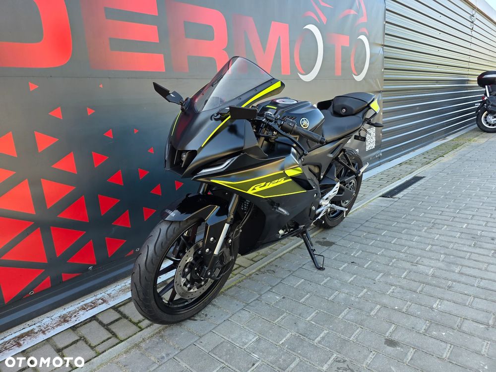 Yamaha YZF - 32